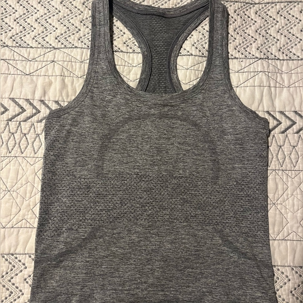 Lululemon Swiftly Tech Racerback Tank 2.0 Waist Length. Size 4.